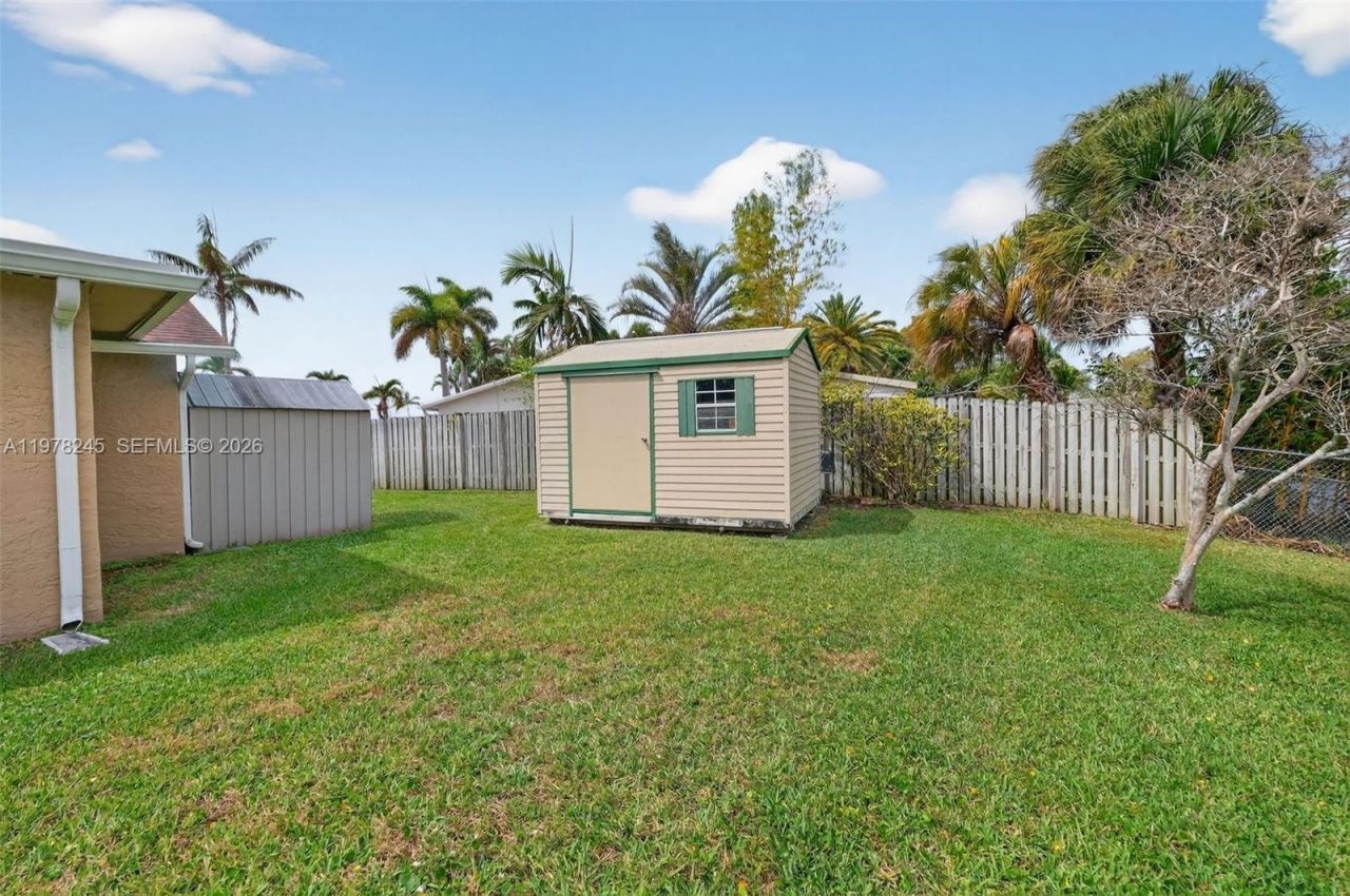 9291 NW 11th Ct, Pembroke Pines, FL 33024 Photo