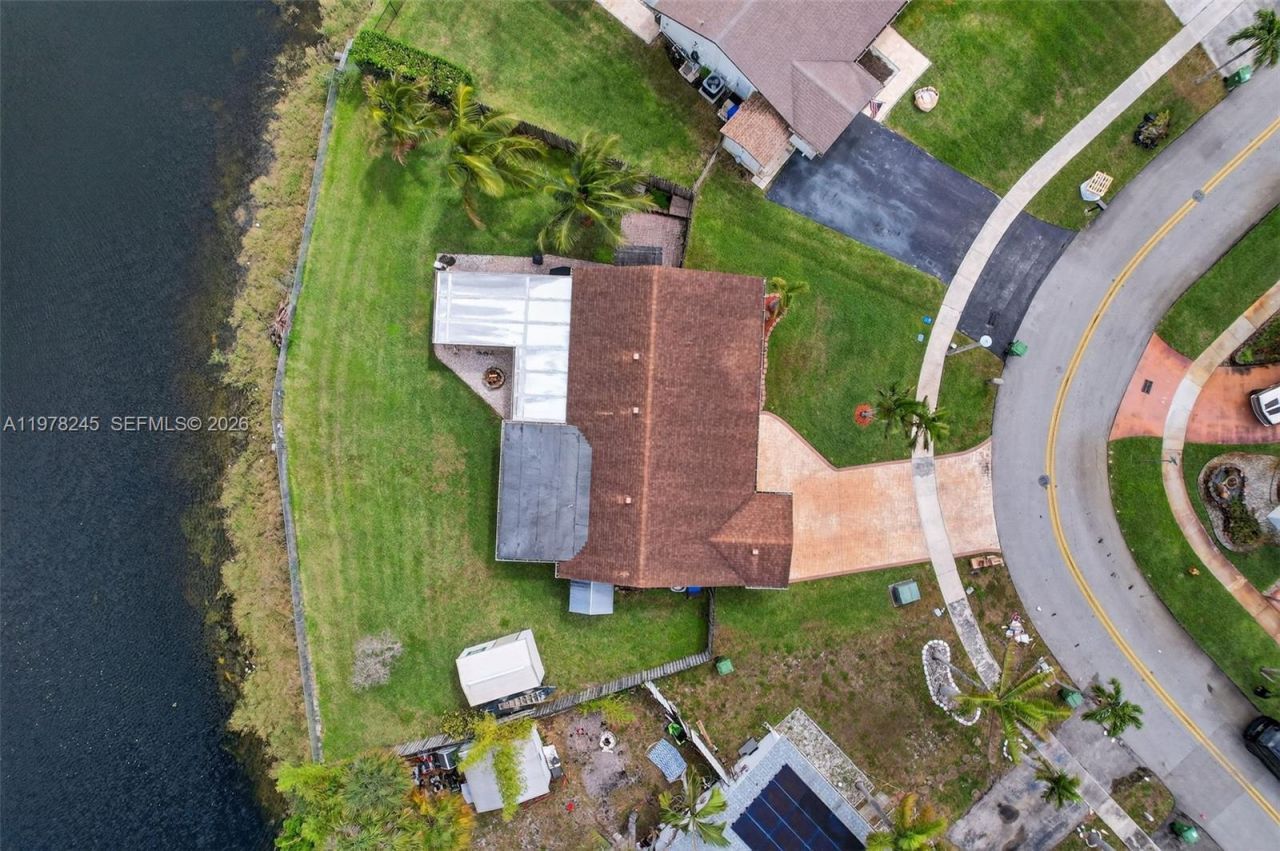 9291 NW 11th Ct, Pembroke Pines, FL 33024 Photo