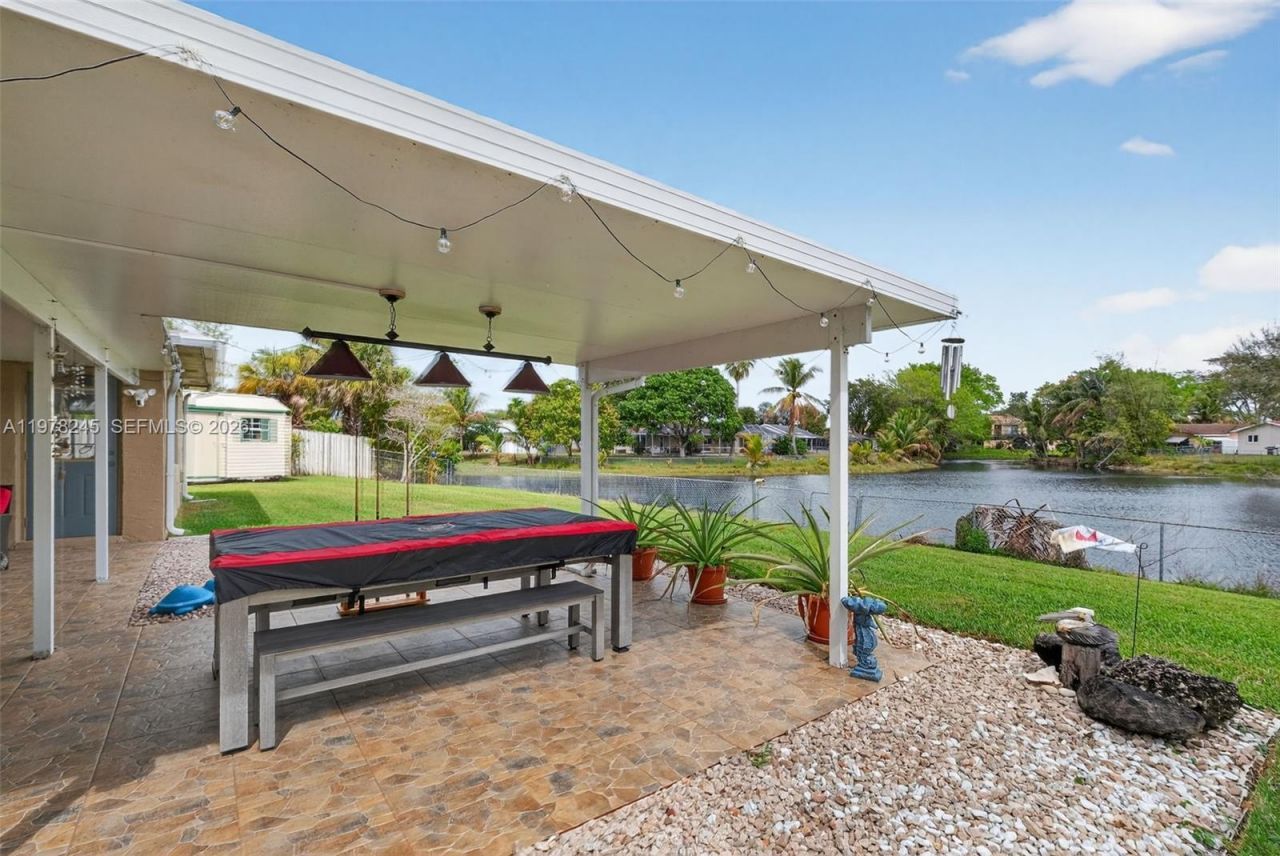 9291 NW 11th Ct, Pembroke Pines, FL 33024 Photo