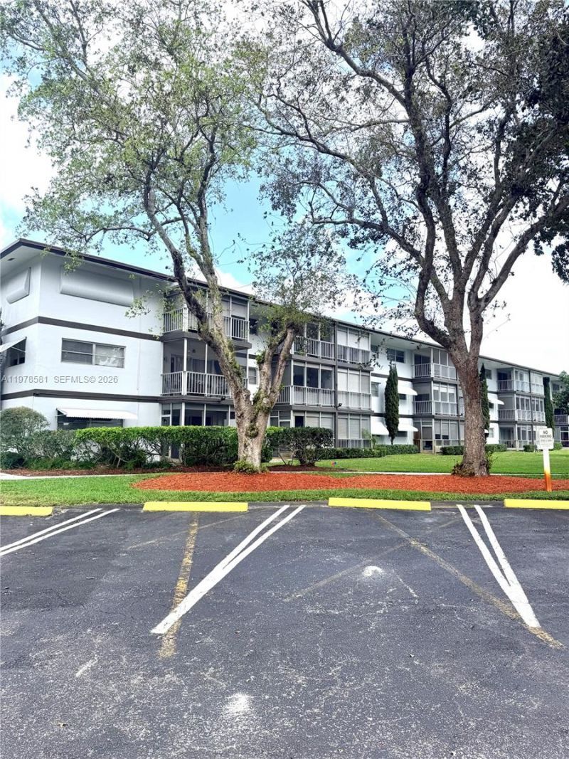 1101 Hillcrest Ct, Unit 206, Hollywood, FL 33021 Photo