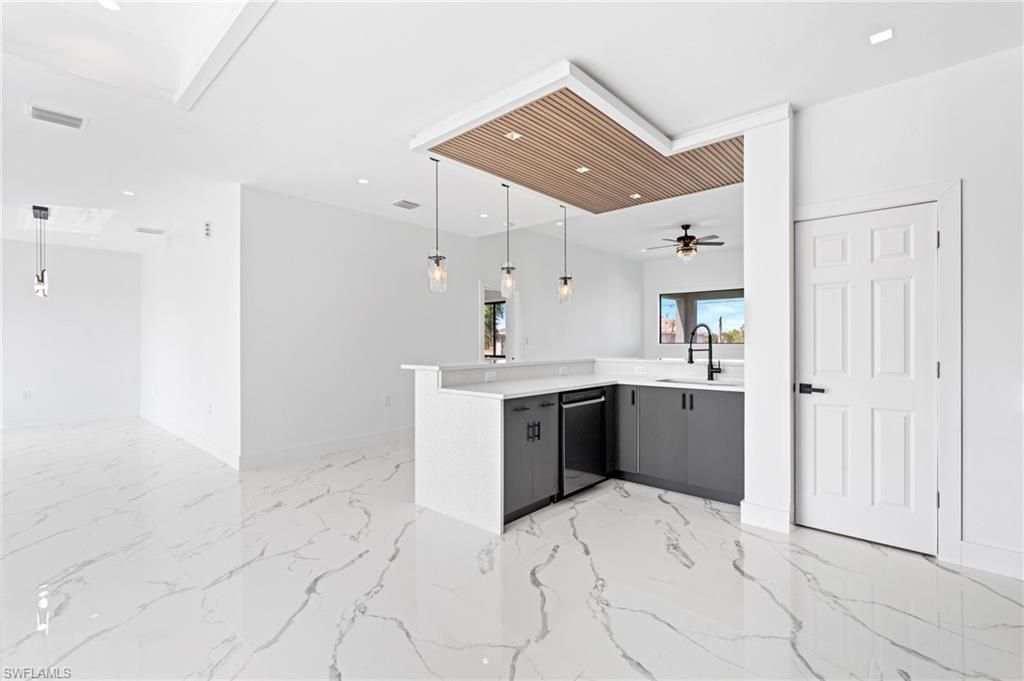 2027 NE 18th St , Cape Coral, FL 33909 Photo