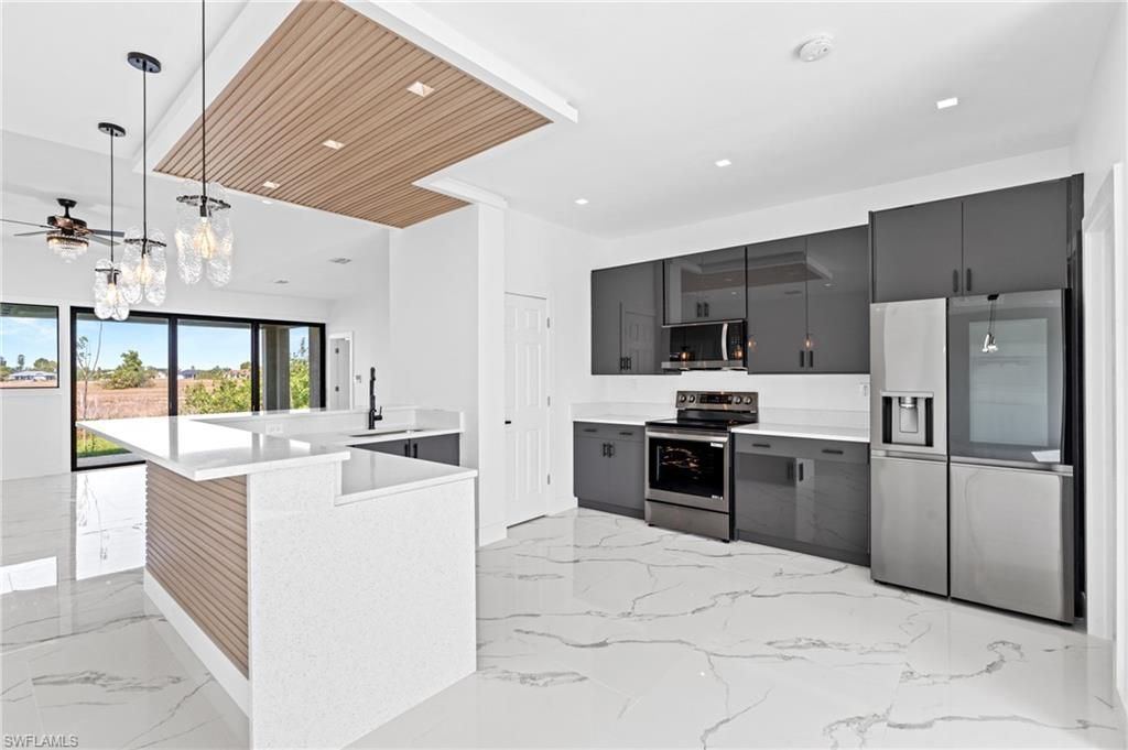 2027 NE 18th St , Cape Coral, FL 33909 Photo