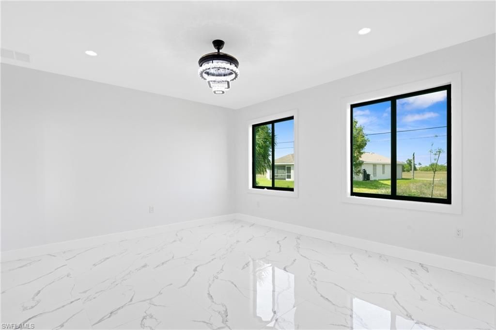 2027 NE 18th St , Cape Coral, FL 33909 Photo