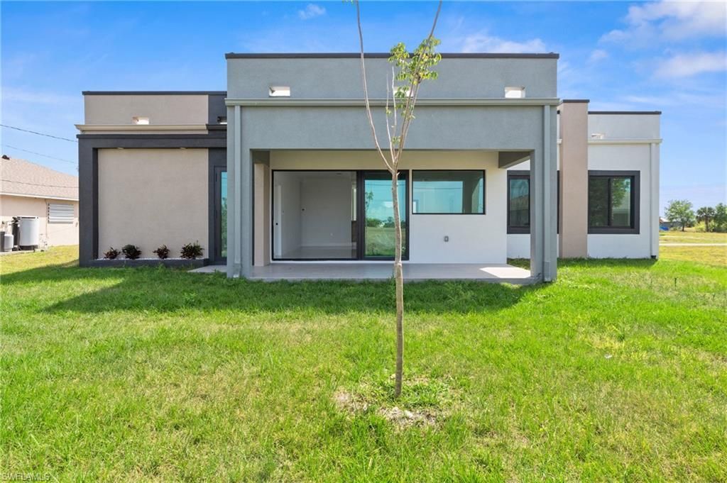 2027 NE 18th St , Cape Coral, FL 33909 Photo