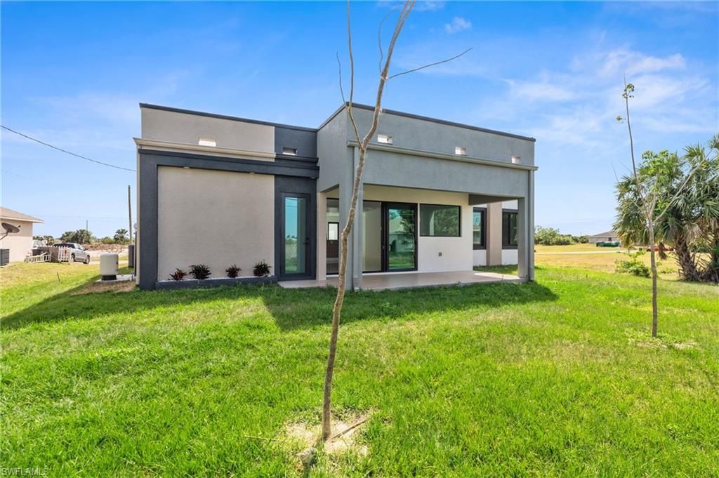 2027 NE 18th St , Cape Coral, FL 33909 Photo