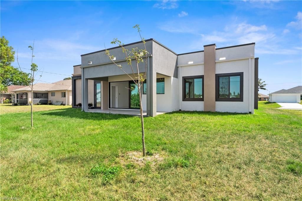 2027 NE 18th St , Cape Coral, FL 33909 Photo