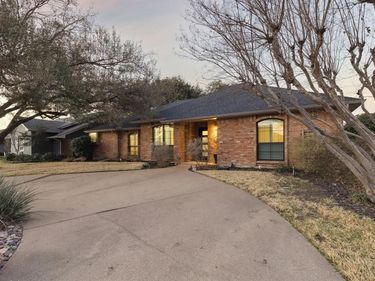 6139 Yellow Rock Trail, Dallas, TX 75248