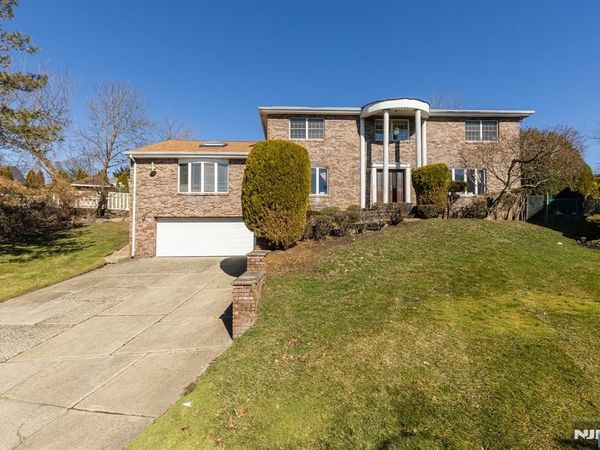 23 Carr Place, TOTOWA, NJ 07512