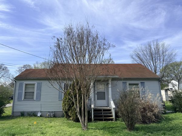 501 England St E, Cowan, TN 37318
