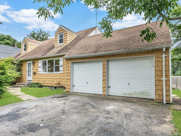 3 Cambridge Street , Glen Cove, NY 11542