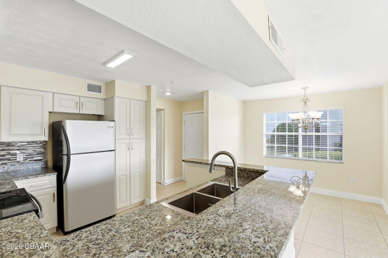 13839 Fairway Island Drive, Unit 111, Orlando, FL 32837 Photo