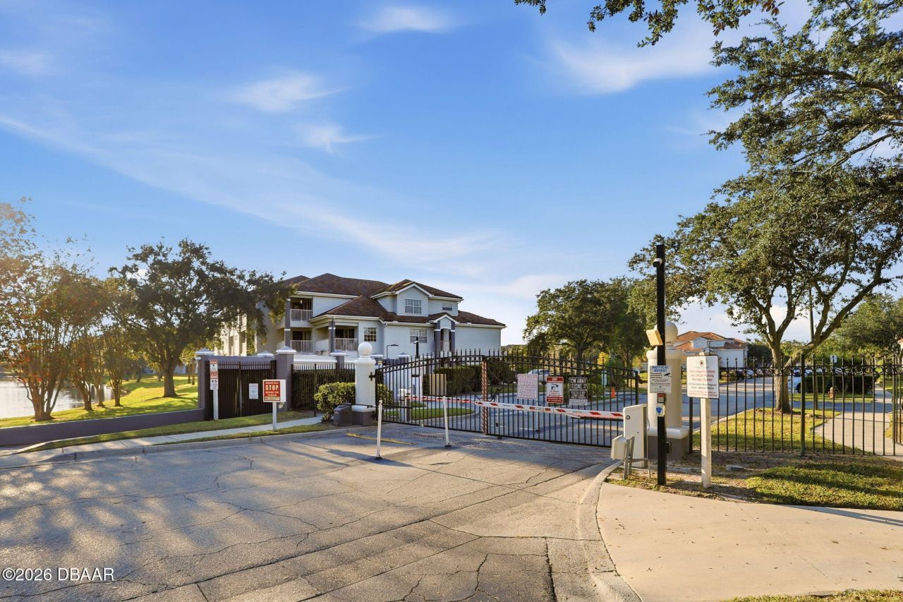 13839 Fairway Island Drive, Unit 111, Orlando, FL 32837 Photo