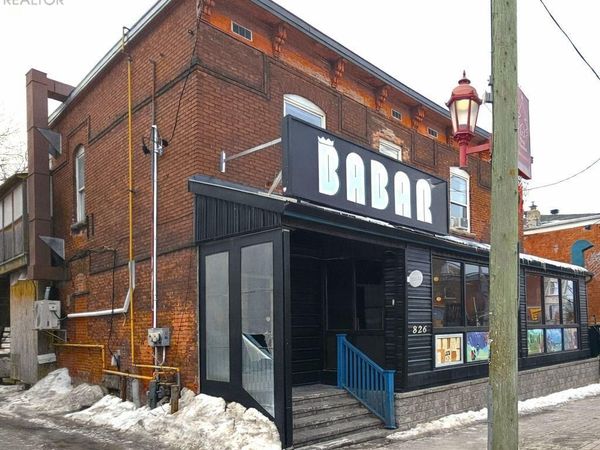 826 Somerset Street West, Ottawa, ON K1S4N2