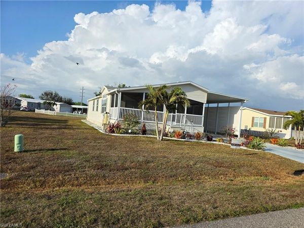 9777 Creekwood LN, FORT MYERS, FL 33905