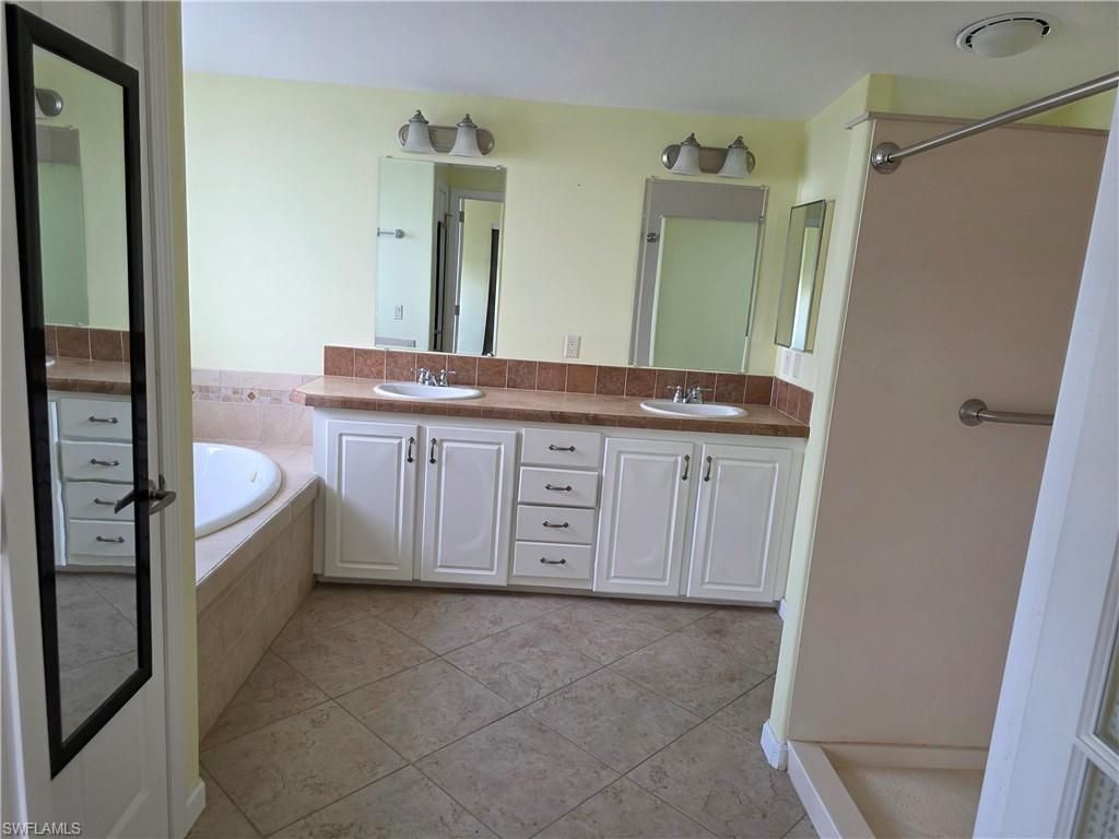 9777 Creekwood Ln, Fort Myers, FL 33905 Photo