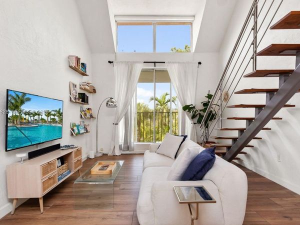 6884 N Kendall Dr, Unit C401, Pinecrest, FL 33156