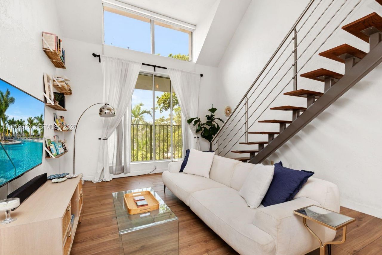 6884 N Kendall Dr, Unit C401, Pinecrest, FL 33156 Photo