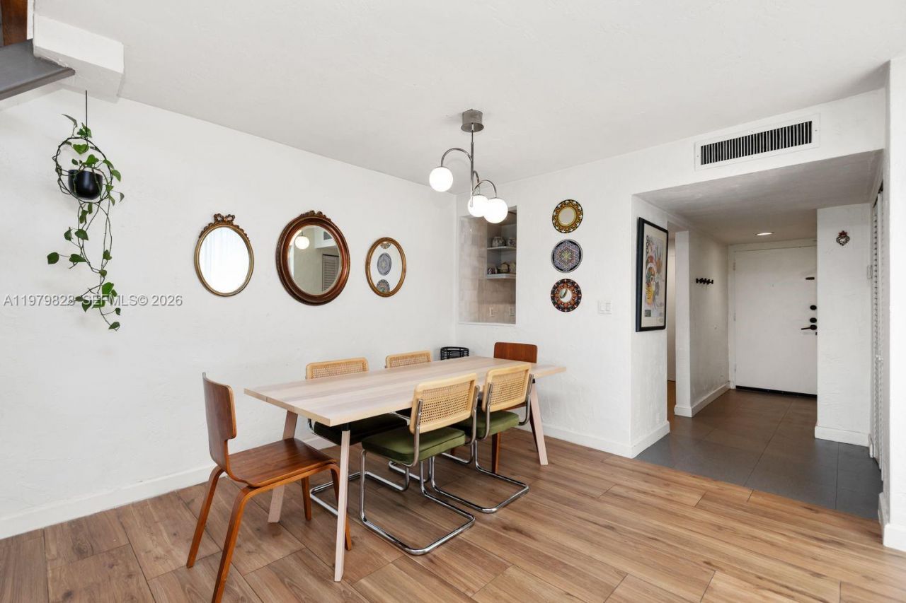 6884 N Kendall Dr, Unit C401, Pinecrest, FL 33156 Photo