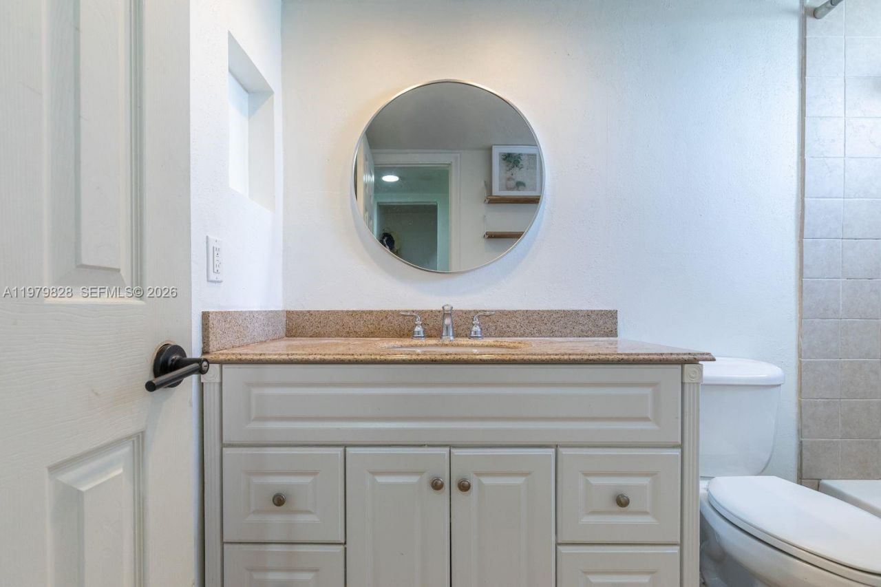 6884 N Kendall Dr, Unit C401, Pinecrest, FL 33156 Photo