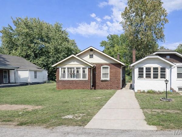 1511 College Avenue , East St Louis, IL 62205