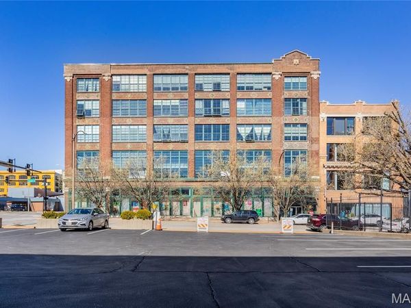 2323 Locust Street , Unit 411, St Louis, MO 63103