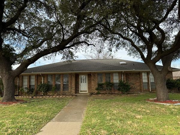 2301 Claridge Circle, Plano, TX 75075