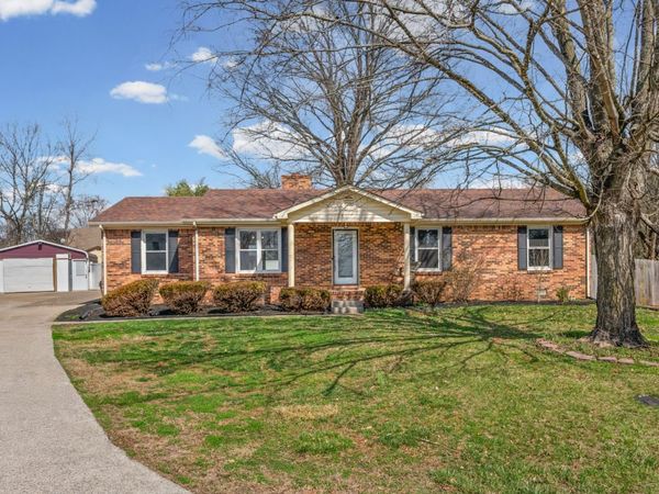 561 Campfire Dr , Murfreesboro, TN 37129