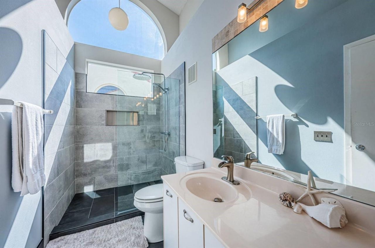 6151 Bahia Del Mar Boulevard , Unit 226, Saint Petersburg, FL 33715 Photo