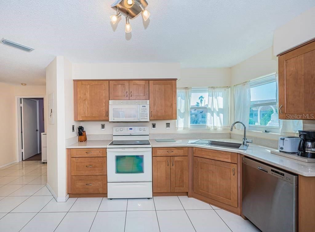 6151 Bahia Del Mar Boulevard , Unit 226, Saint Petersburg, FL 33715 Photo