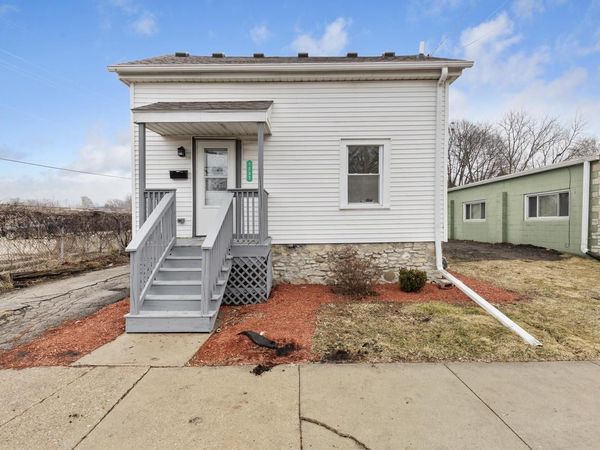 1237 The Strand, Waukesha, WI 53186