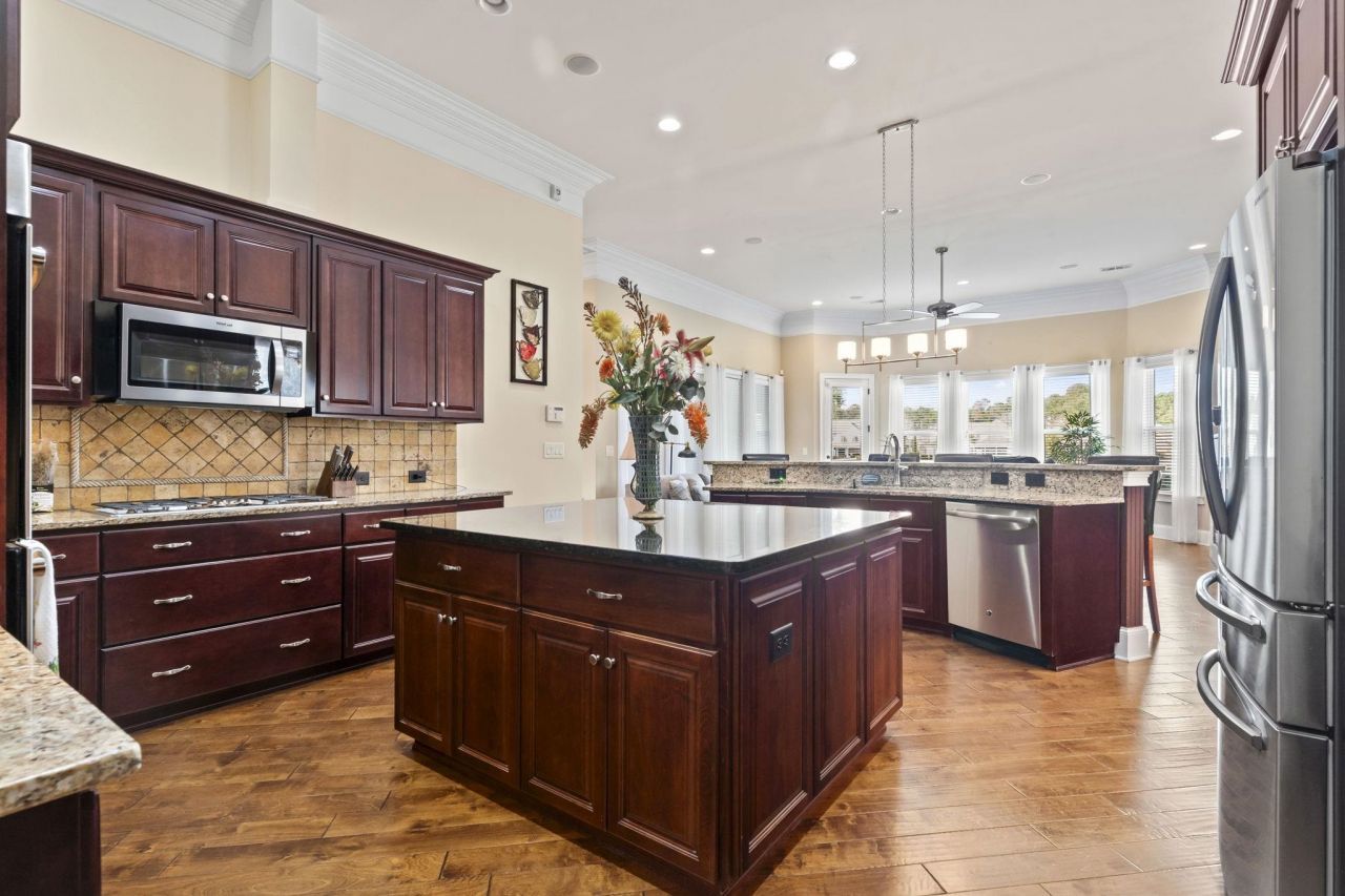 9474 Carrington Dr. Photo 8