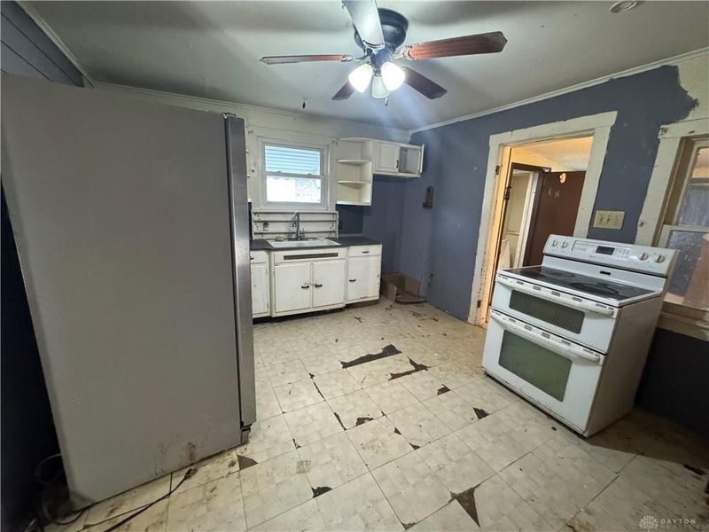 344 E Market Street, Urbana, OH 43078 Photo 10