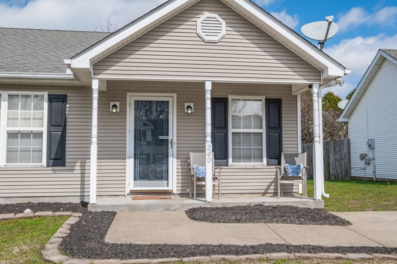 240 Meigs Dr, Murfreesboro, TN 37128 Main Photo