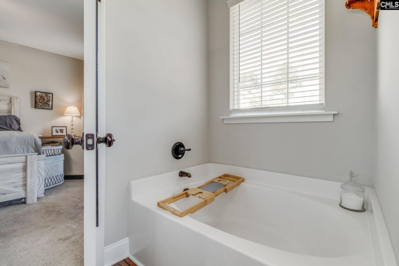 76 Driftwood Avenue Photo 12