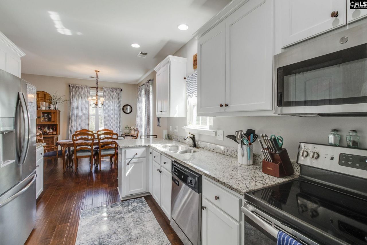 76 Driftwood Avenue Photo 8