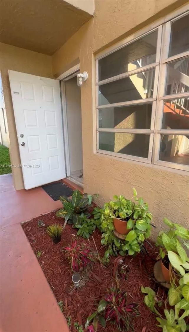 809 Twin Lakes Dr , Unit 32-A, Coral Springs, FL 33071 Photo