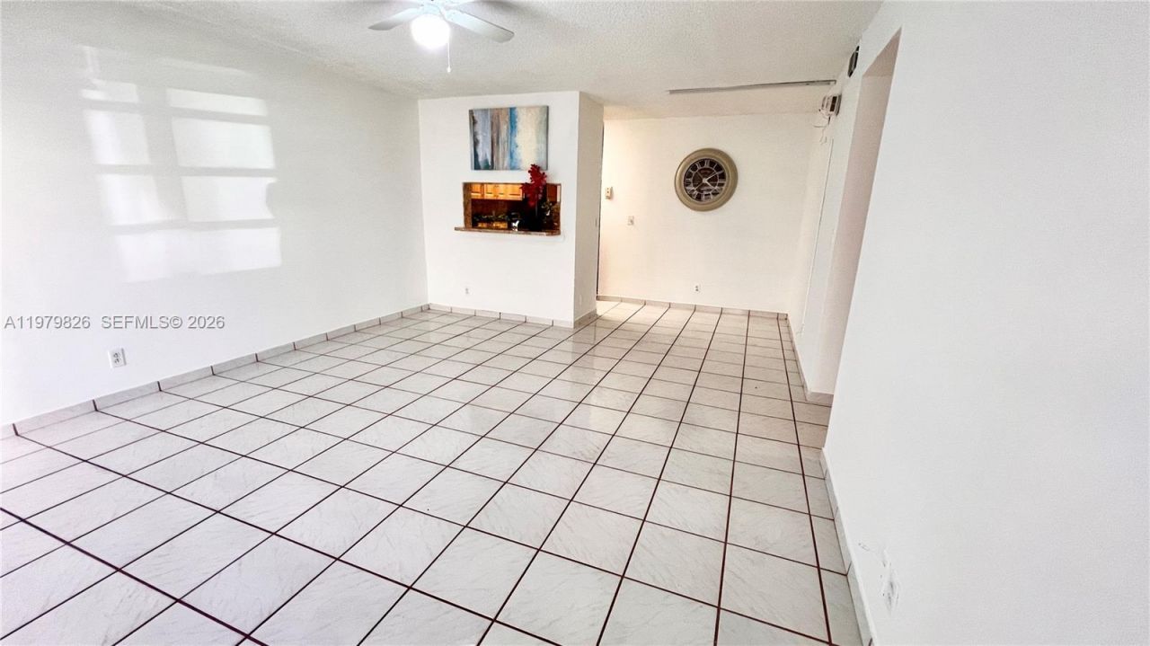 809 Twin Lakes Dr , Unit 32-A, Coral Springs, FL 33071 Photo