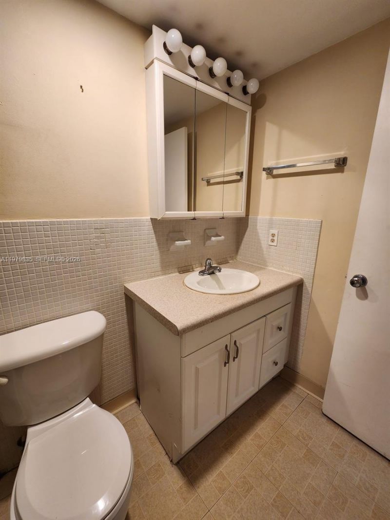 1851 NE 62nd St, Unit 610, Fort Lauderdale, FL 33308 Photo