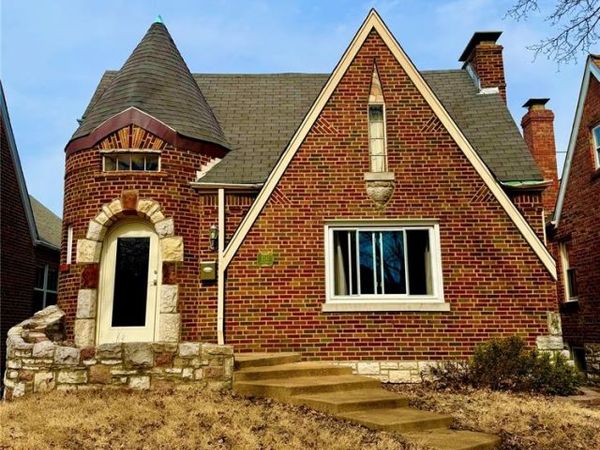 5241 Lindenwood Avenue , St Louis, MO 63109