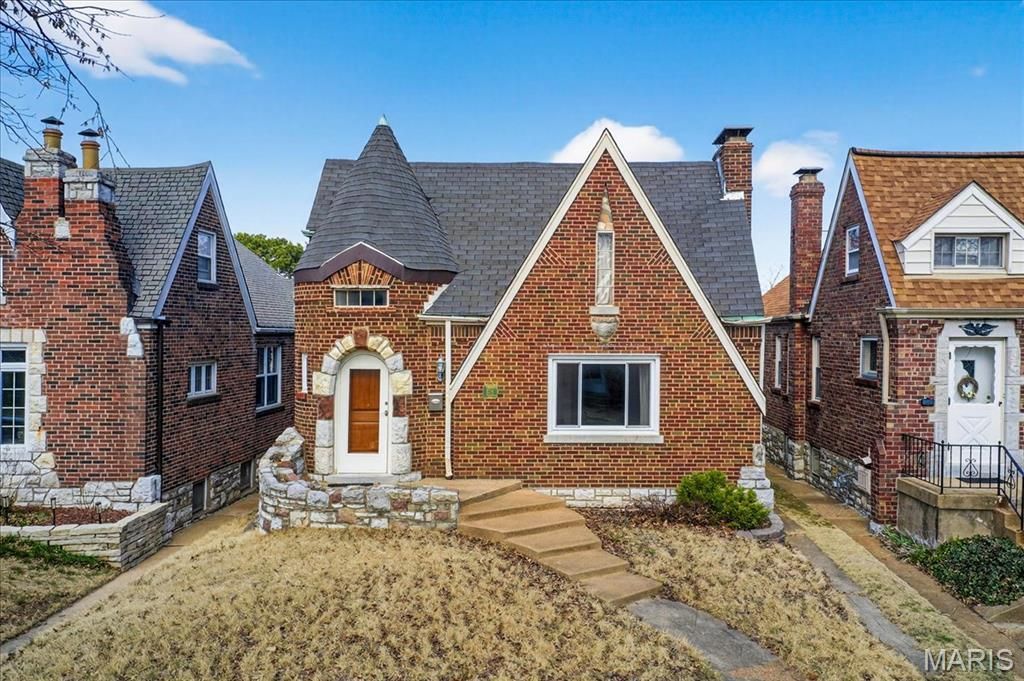 5241 Lindenwood Avenue, Saint Louis, MO 63109 Main Photo