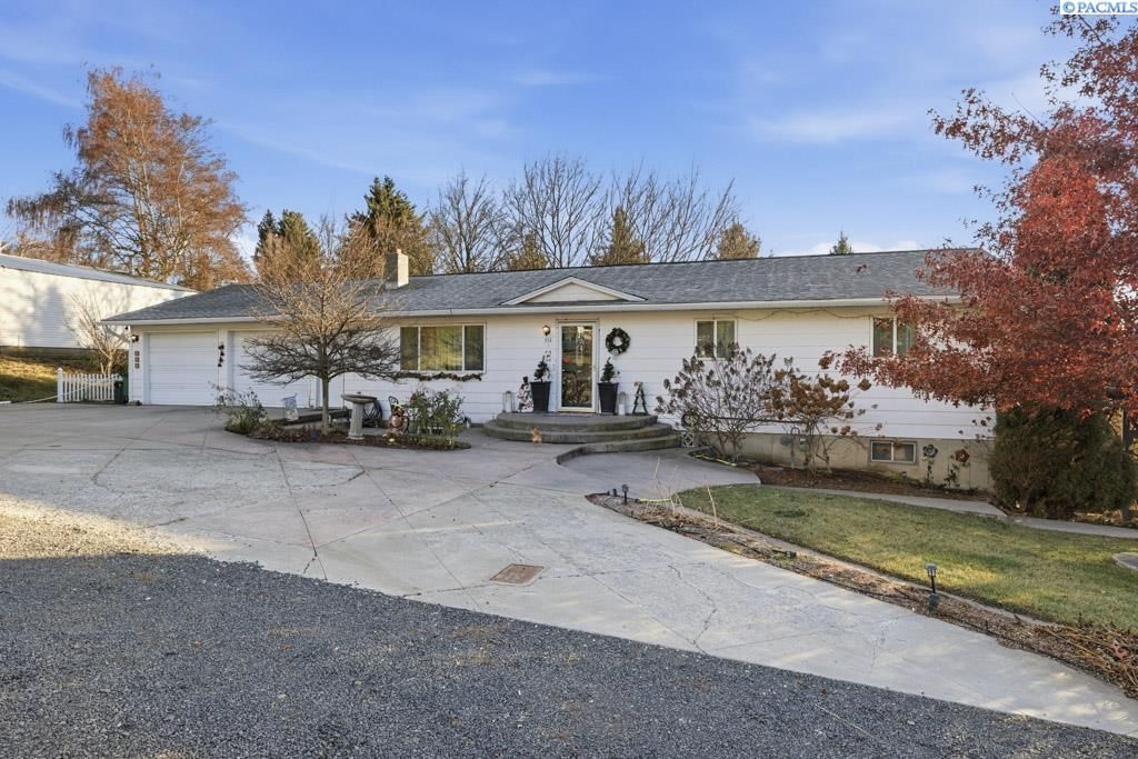 314 E 9th St primary photo