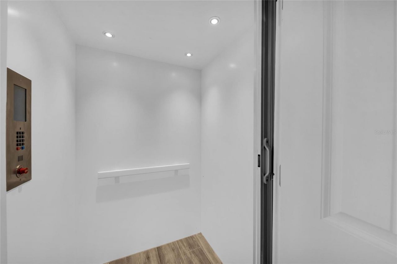 303 S Bay Boulevard , Anna Maria, FL 34216 Photo