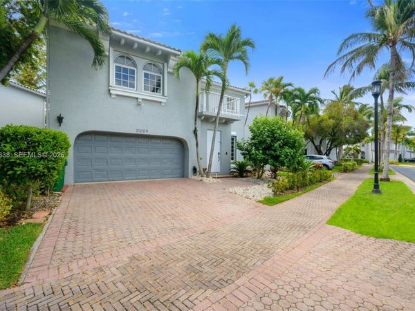 21009 NE 31st Ave, Aventura, FL 33180