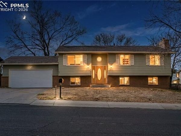 823 Squire Street, Colorado Springs, CO 80911