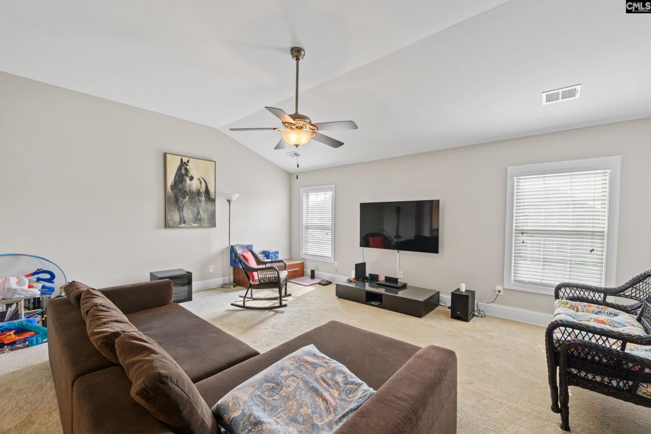 577 New Cutt Lane Photo 15