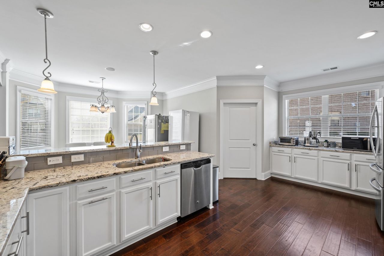 577 New Cutt Lane Photo 4