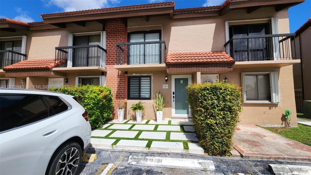 1921 SW 107th Ave, Unit 509, Miami, FL 33165 Photo
