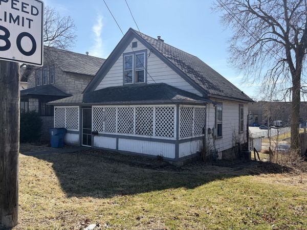 344 W Everett Street , Dixon, IL 61021