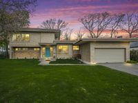 87 Ravinoaks Lane, Highland Park, IL 60035 primary photo