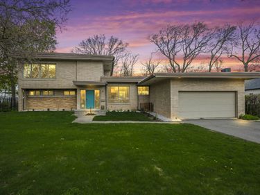 87 Ravinoaks Lane, Highland Park, IL 60035